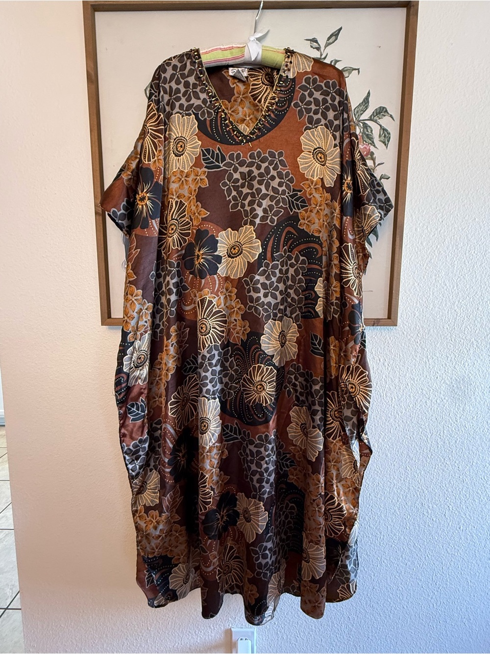 VTG Brown Floral V-Neck Caftan Sante Classics w Beading around the Neck